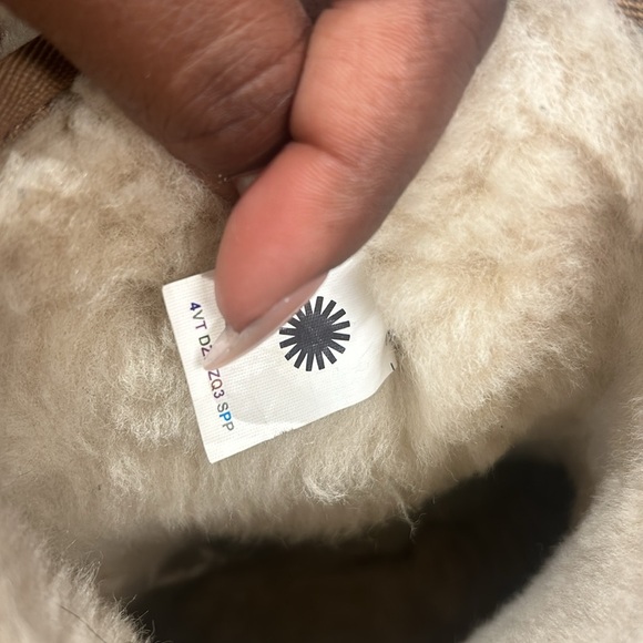 Short Chestnut Uggs - Picture 6 of 6